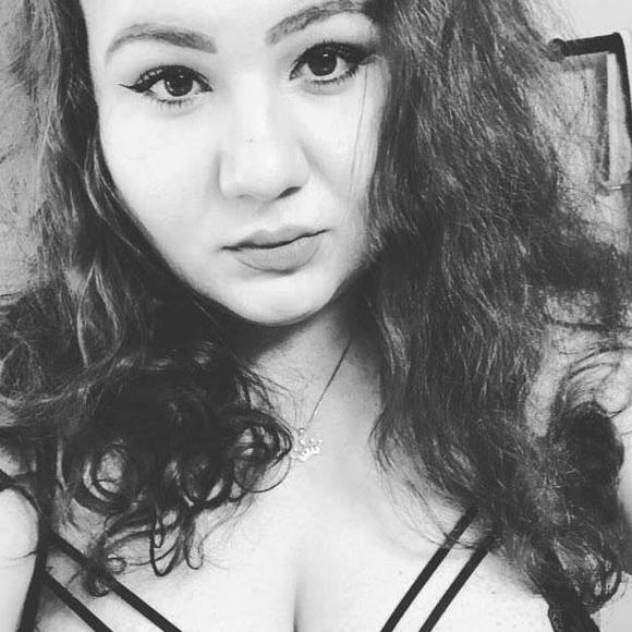 Meet your Posher, Romi - Picture 1 of 1